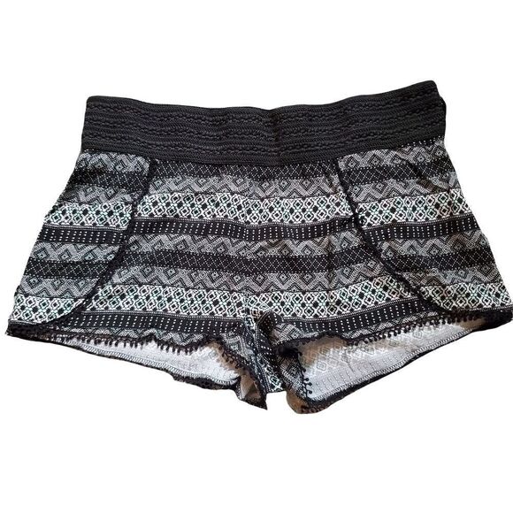 No BOUNDARIES Pull on Shorts - Picture 1 of 5